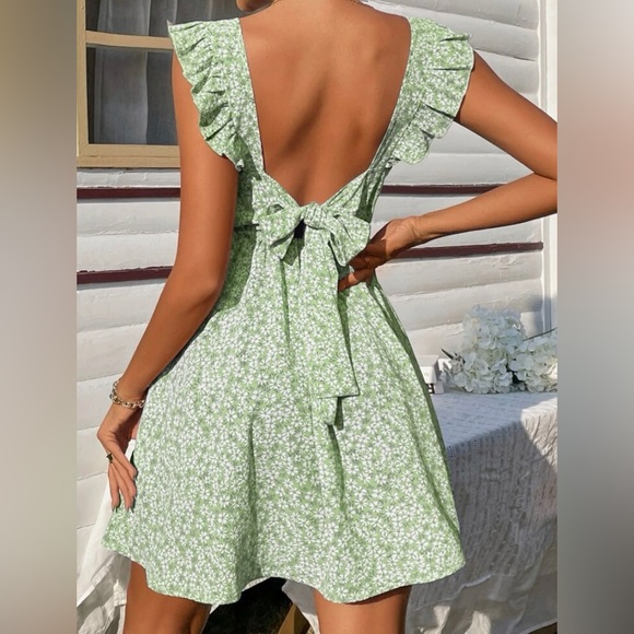 Floral Backless Ruffle Sleeve Dress - Picture 2 of 4